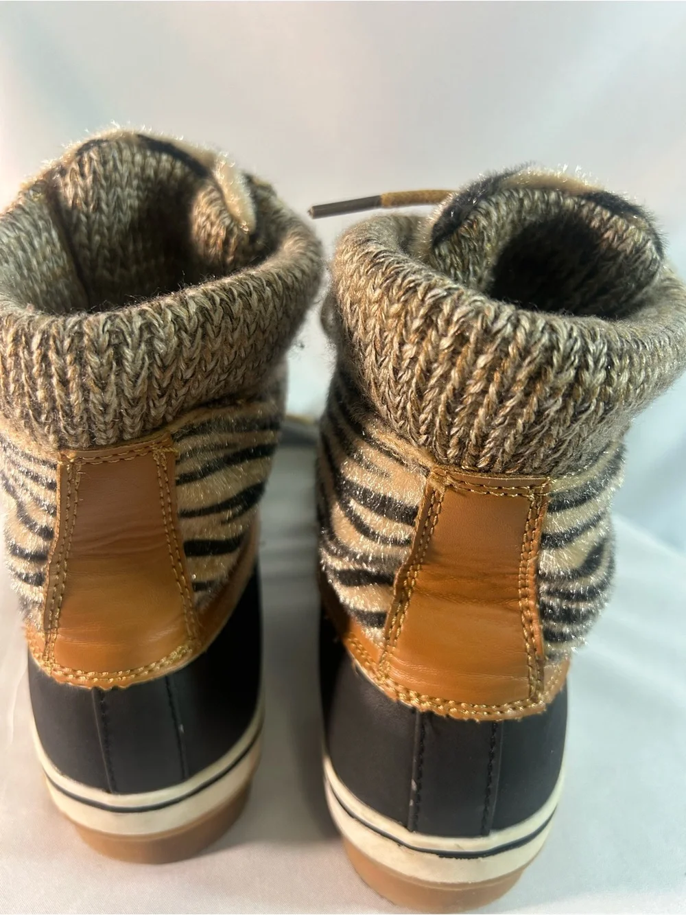Global Win Black and Tan Kids Winter Lace-Up Boots